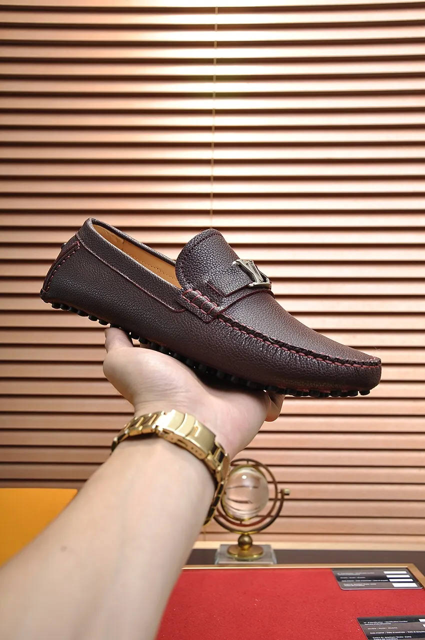 Men's men's shoes 💰420💶 [LV Doudou shoes] (water-dyed cowhide lining) new model is on the market, available on the official website. The new Doudou shoes are processed into single-color materials, and the uppers are made of imported horsehide leather. The body of the shoe is fully hemmed with mark thread, and is lined with imported original cowhide leather. The elegant shoe shape is super suitable for all-matching, and the size is 38-44.